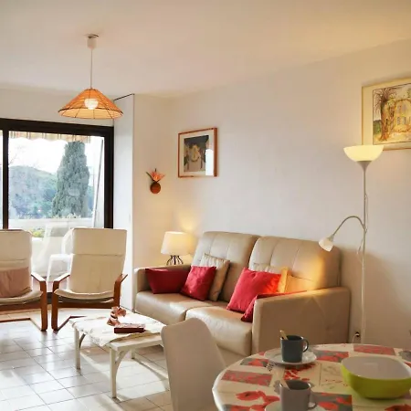 : T2 Avec 4 Couchages, Terrasse, Parking En Option, Animaux Admis - Fr-1-251-212 * Le Lavandou