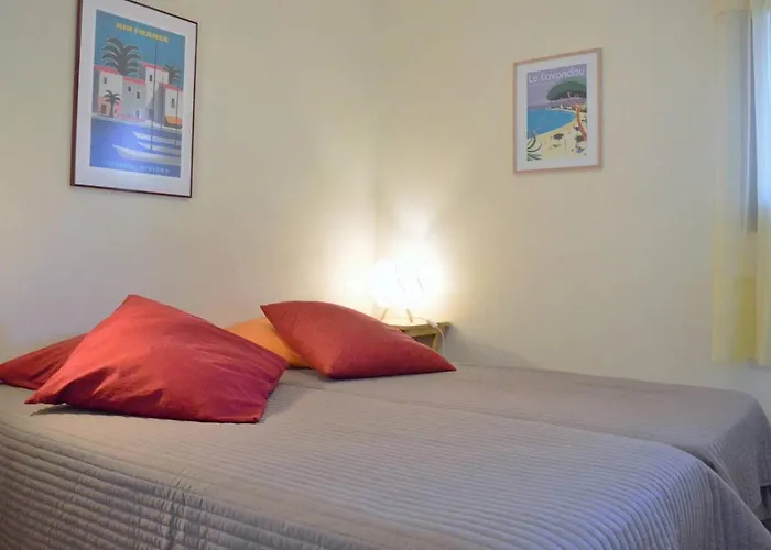 : T2 Avec 4 Couchages, Terrasse, Parking En Option, Animaux Admis - Fr-1-251-212 *