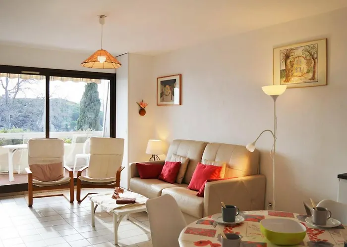 : T2 Avec 4 Couchages, Terrasse, Parking En Option, Animaux Admis - Fr-1-251-212 * Le Lavandou